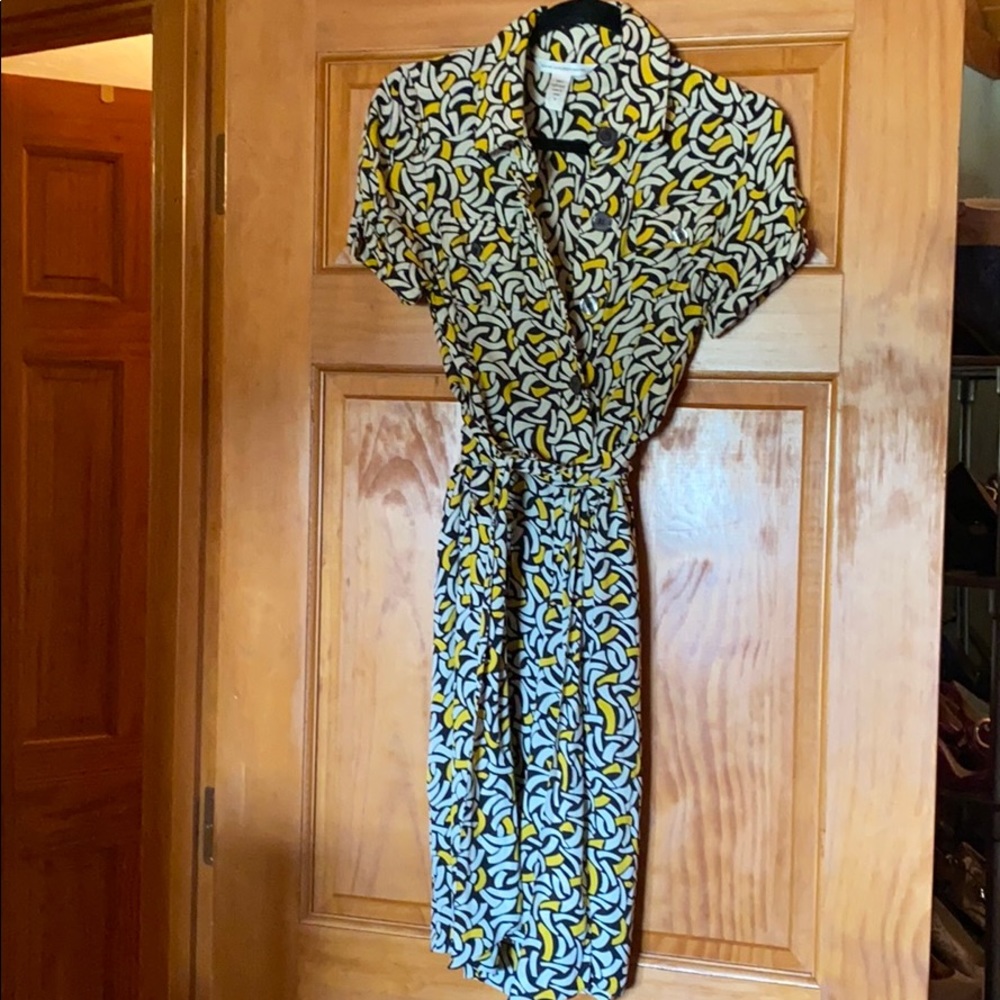 DIANE von FURSTENBERG shirt dress size 6